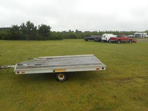 lot 3 image: Bear Track Snowmobile Trailer