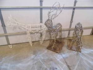 lot 3 image: Lot of 3 Christmas Dcor Deer