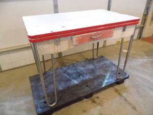 lot 13 image: Vintage Metal Table