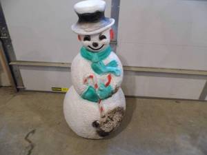 lot 19 image: Blow Mold Snowman