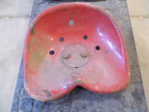 lot 27 image: Tractor Seat