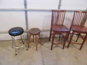 lot 34 image: Lot of 2 Wooden Stools