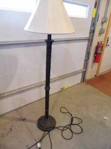 lot 53 image: Floor Lamp