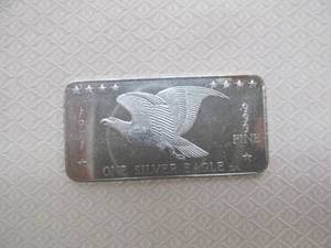 lot 135 image: Silver Bar