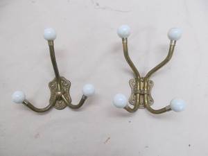 lot 196 image: coat hanger
