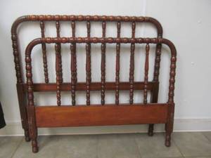 lot 198 image: bed frame