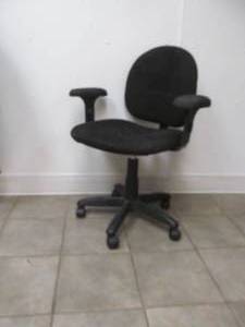 lot 221 image: chair