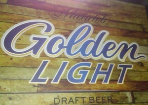 lot 29 image: Michelob Golden Draft Light Table  30 x 24 x 30 commercial grade, heavy base
