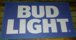 lot 31 image: BUD LIGHT 24 x 24 x 30, Table  commercial grade, heavy base