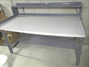 lot 127 image: Heavy Duty Metal Work Station This...