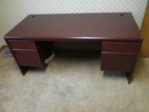 lot 143 image: Large Desk See Photos (RM#2)...