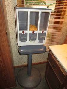 lot 187 image: Candy Machine No Key...