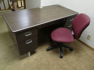 lot 204 image: Desk & Chair ...