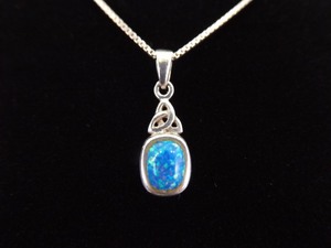lot 18 image: .925 Sterling Silver Opal Cabochon Pendant Necklace
