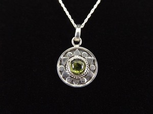 lot 20 image: .925 Sterling Silver Peridot Cabochon Pendant Necklace