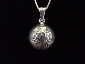 lot 28 image: .925 Sterling Silver Community Family Ball Pendant Necklace