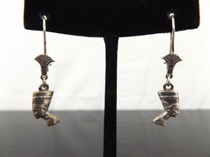 lot 96 image: .925 Sterling Silver Egyptian Cleopatra Hook Latch Earrings