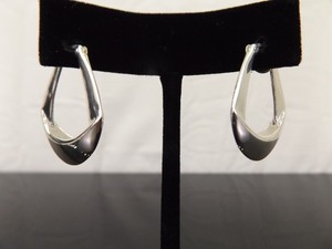 lot 98 image: .925 Sterling Silver Artisan Hoop Latch Earrings