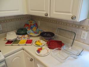 lot 68 image: Collection of Serving & Baking Dishes