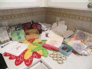 lot 71 image: Lot of Miscellaneous Linens