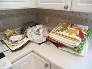 lot 73 image: Lot of Miscellaneous Linens
