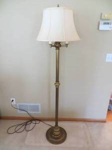 lot 78 image: Standing Lamp