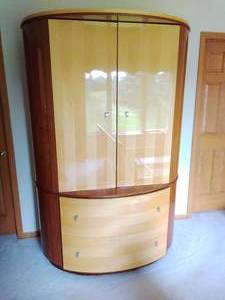 lot 3 image: Armoire