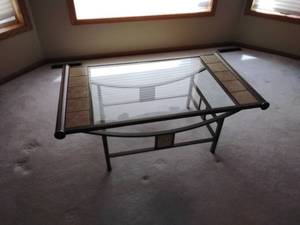 lot 10 image: Coffee Table