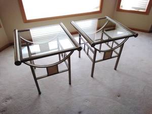 lot 11 image: Pair of End Tables