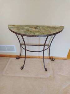 lot 13 image: Hallway Table