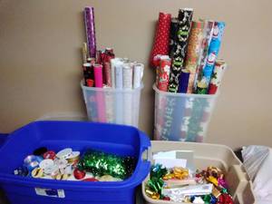 lot 124 image: Lot of Wrapping Supplies
