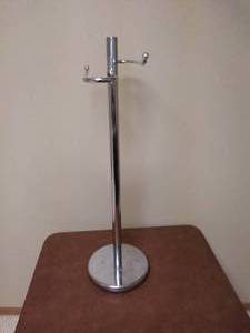 lot 156 image: Towel drying rack