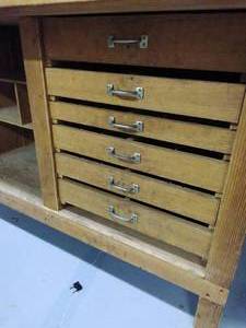 lot 162 image: Old workbench