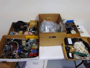 lot 175 image: Lot of misc items
