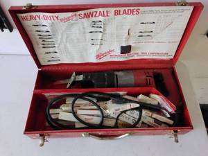 lot 182 image: Milwaukee Sawzalll