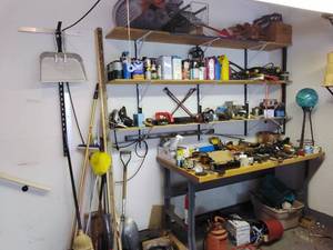 lot 321 image: Wall of Tools