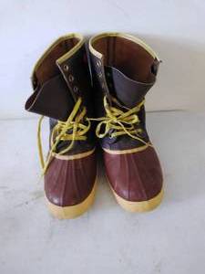 lot 323 image: Pair of Mens Sorel Boots (Size 13)