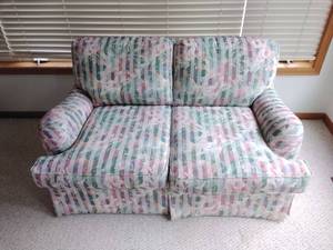 lot 261 image: Floral Loveseat