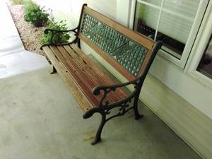 lot 500 image: Outdoor Bench