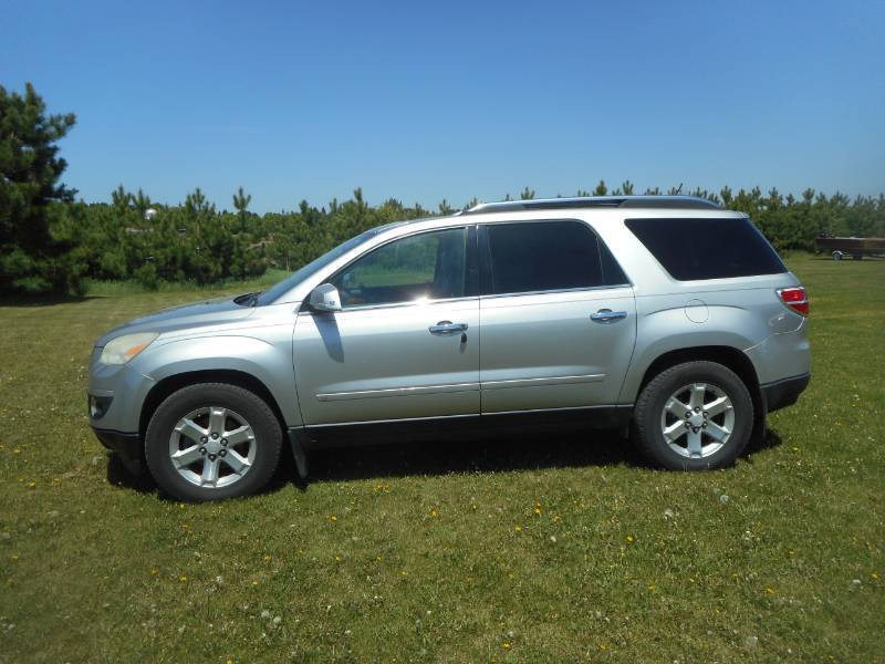 lot 3 image: 2007 Saturn Outlook XR
