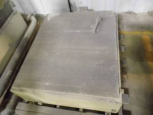lot 107 image: Electric Enclosure - Fuses