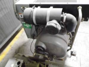 lot 109 image: Air Compressor
