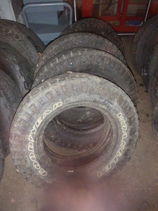 lot 10 image: Set of 4 Tires