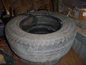 lot 13 image: Set of 2 Tires