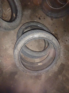 lot 16 image: Set of 2 Tires