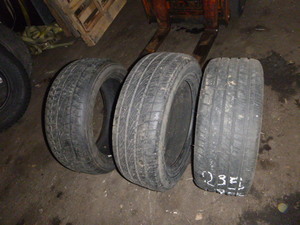 lot 21 image: 3 Tires