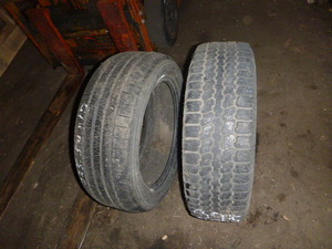 lot 22 image: 2 Tires