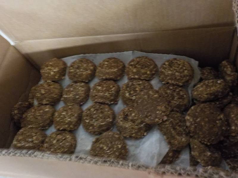 lot 305 image: Box of Frozen Choc Chip Cookie doug...