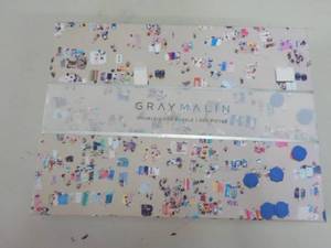 lot 4 image: Gray Malin Double Sided 500 pc Puzz...