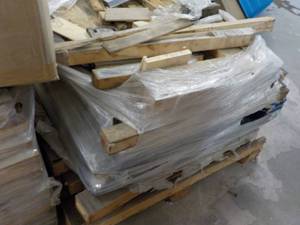 lot 172 image: Pallet of assorted European Press D...